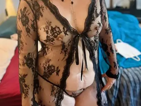 I’m a mom and I like to get dressed up in sexy lingerie. Don’t try to stop me.